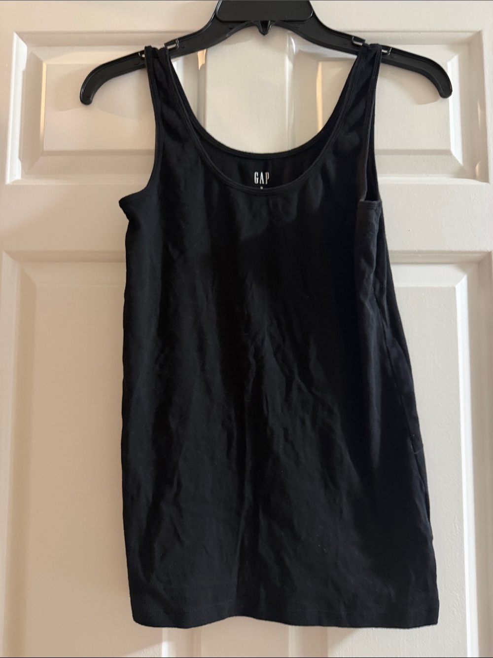 GAP Black Scoop Neck Tank Top